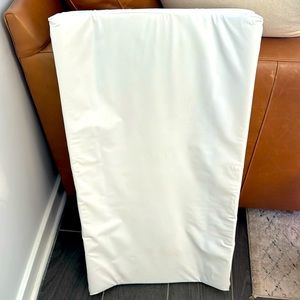 Munchkin changing pad